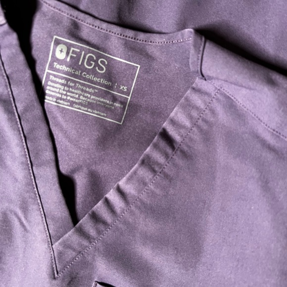 Figs: Purple Shadow Scrub Set - Picture 3 of 6